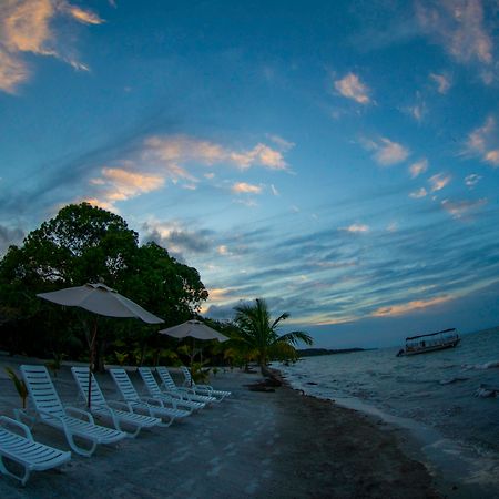 Amatique Bay Hotel Puerto Barrios Eksteriør billede