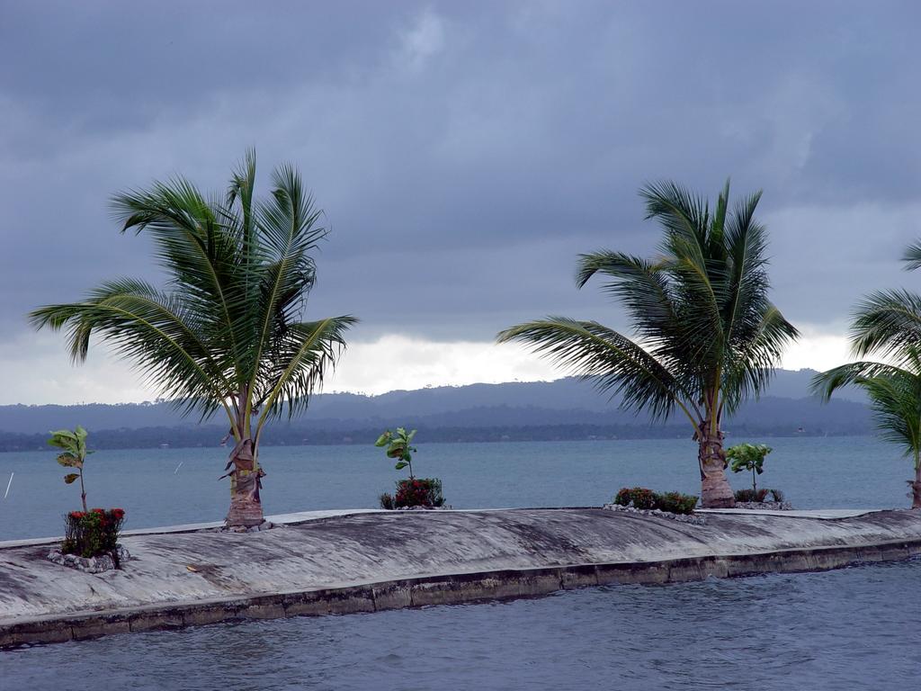 Amatique Bay Hotel Puerto Barrios Eksteriør billede