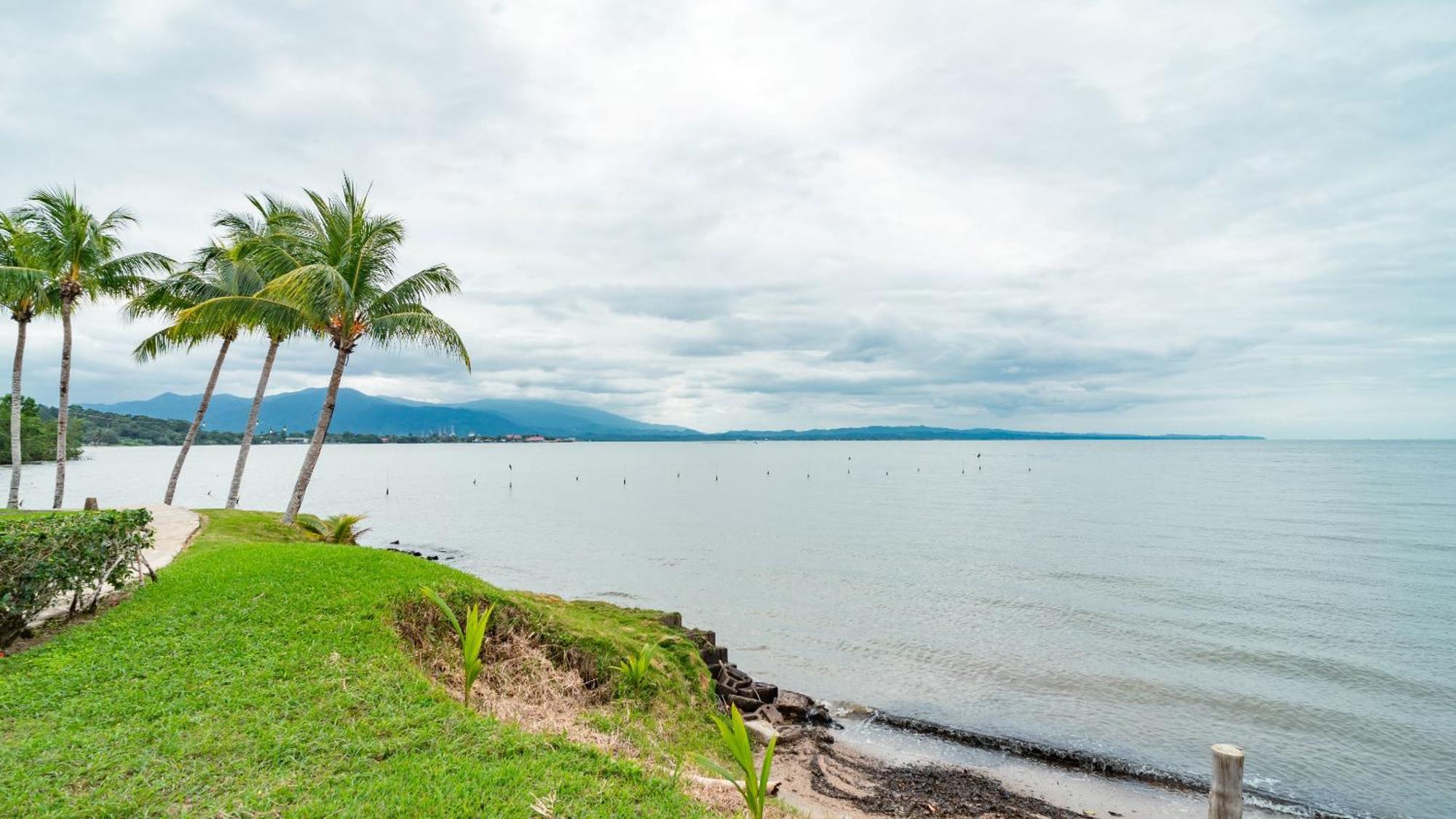 Amatique Bay Hotel Puerto Barrios Eksteriør billede