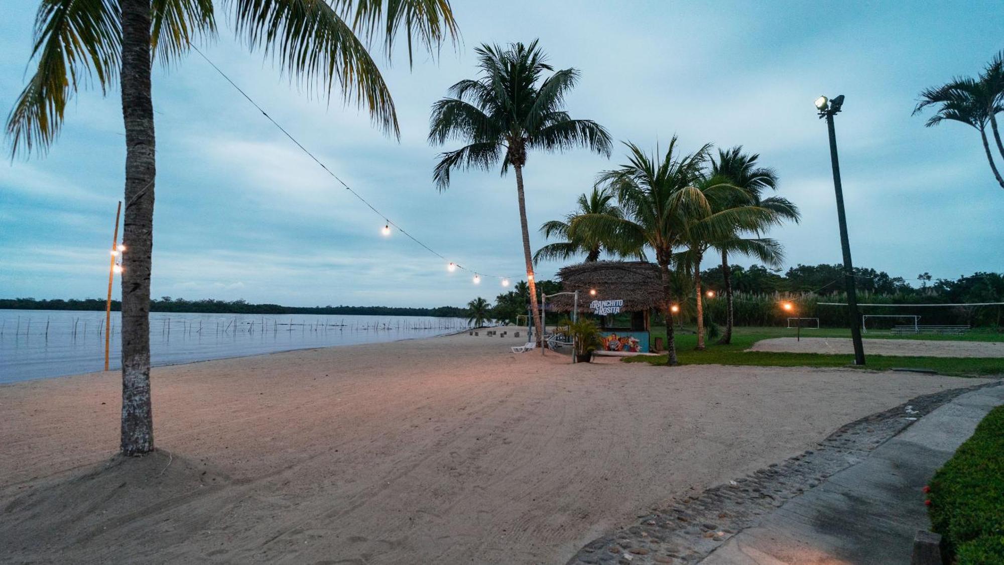 Amatique Bay Hotel Puerto Barrios Eksteriør billede