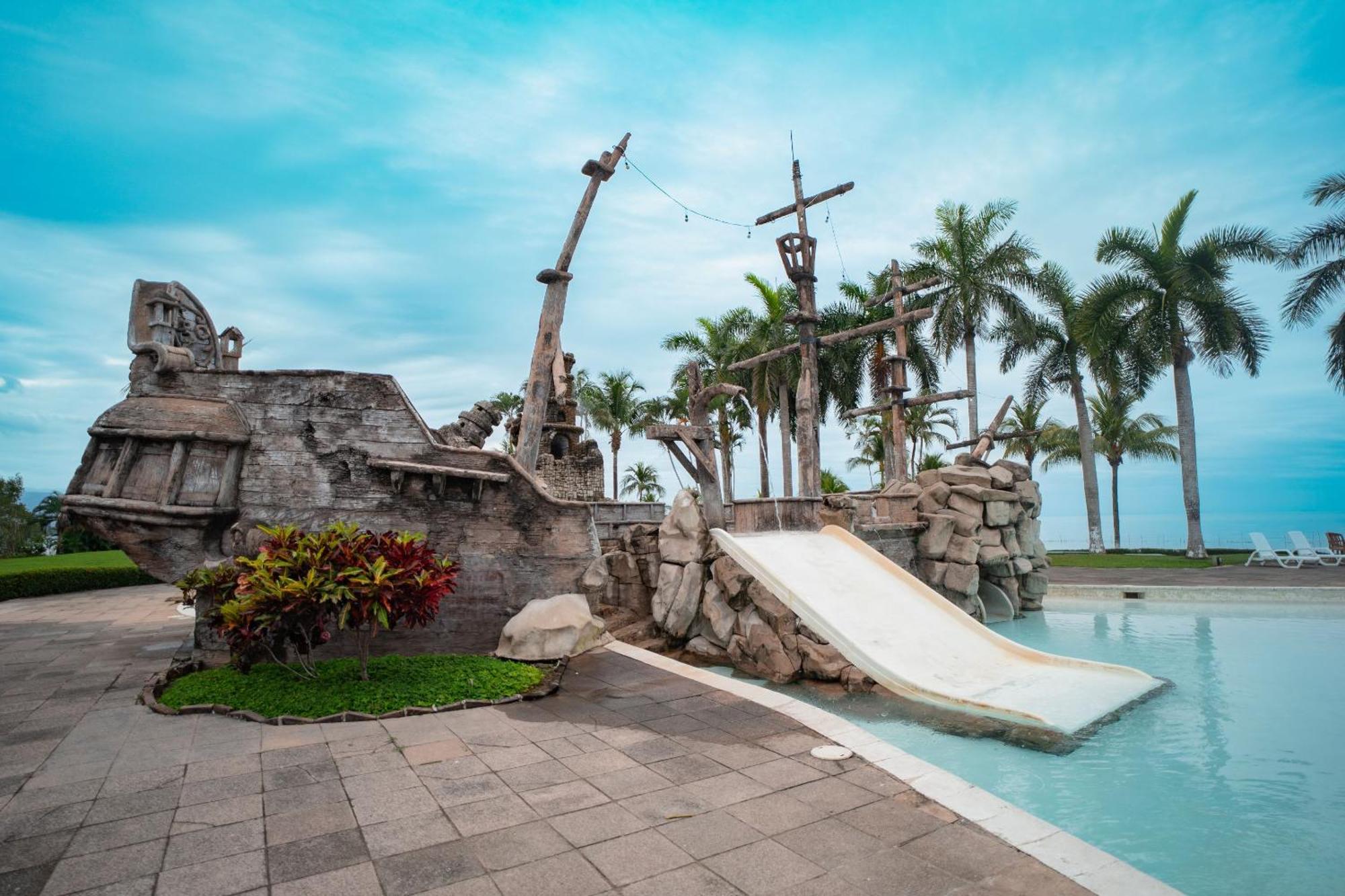 Amatique Bay Hotel Puerto Barrios Eksteriør billede
