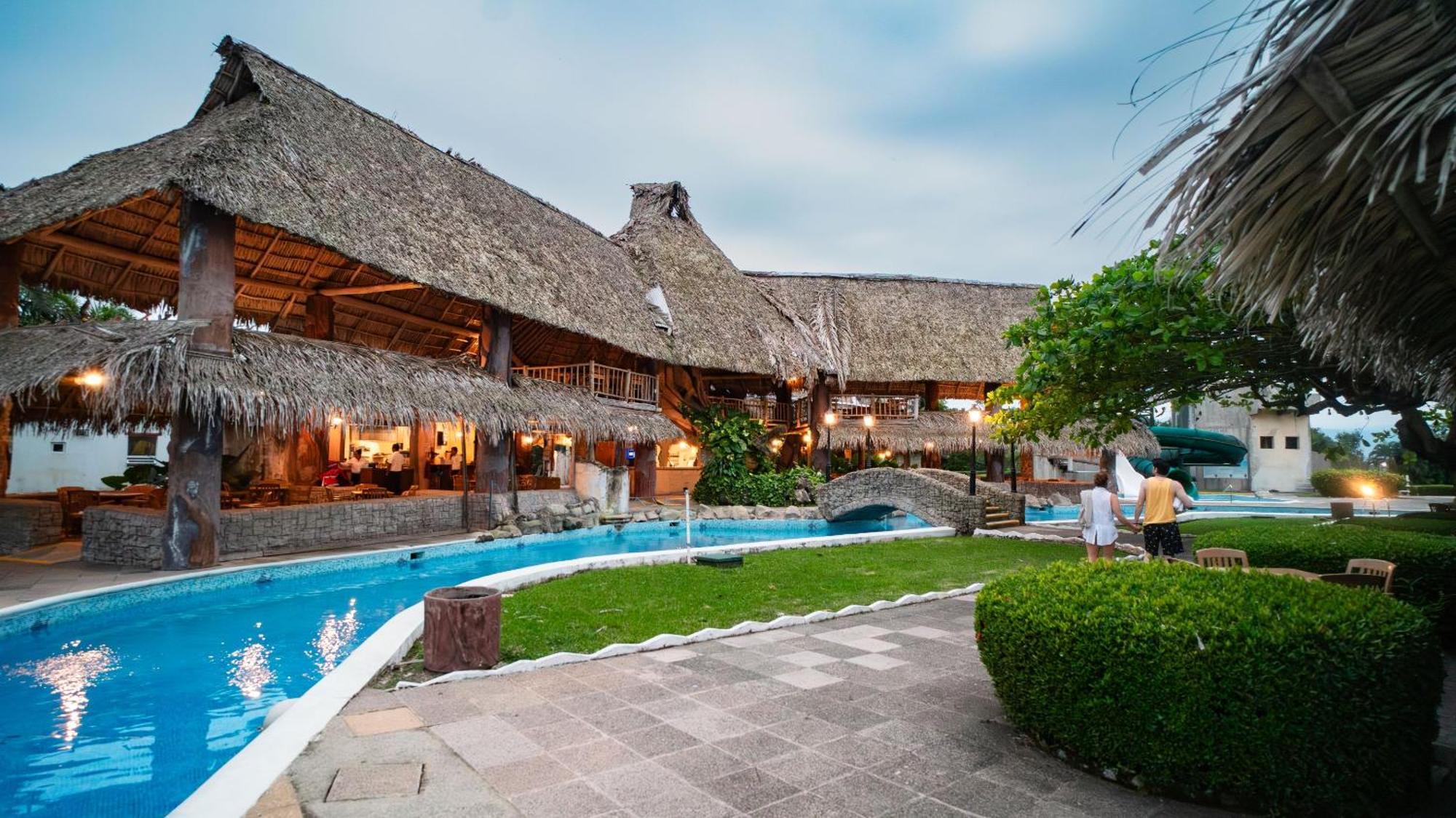 Amatique Bay Hotel Puerto Barrios Eksteriør billede