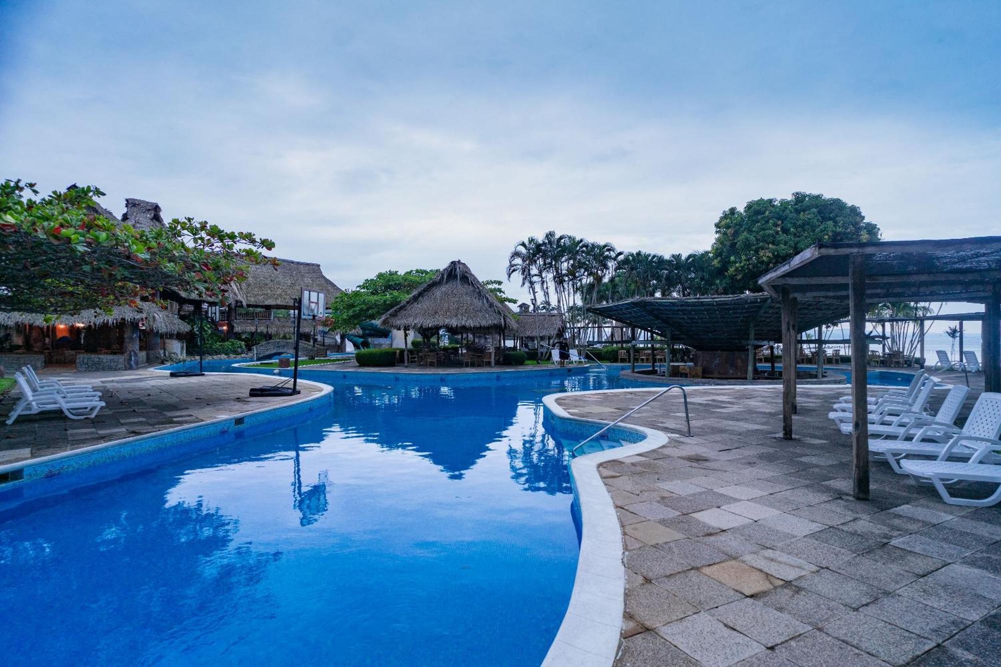 Amatique Bay Hotel Puerto Barrios Eksteriør billede