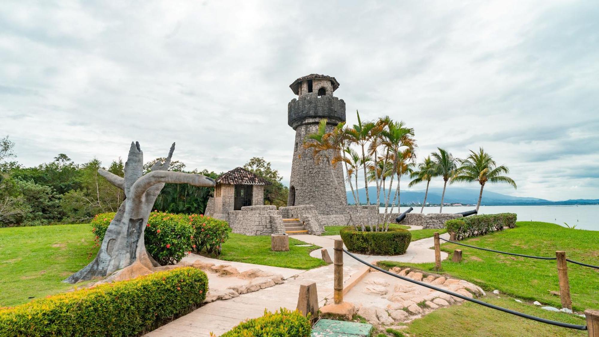 Amatique Bay Hotel Puerto Barrios Eksteriør billede