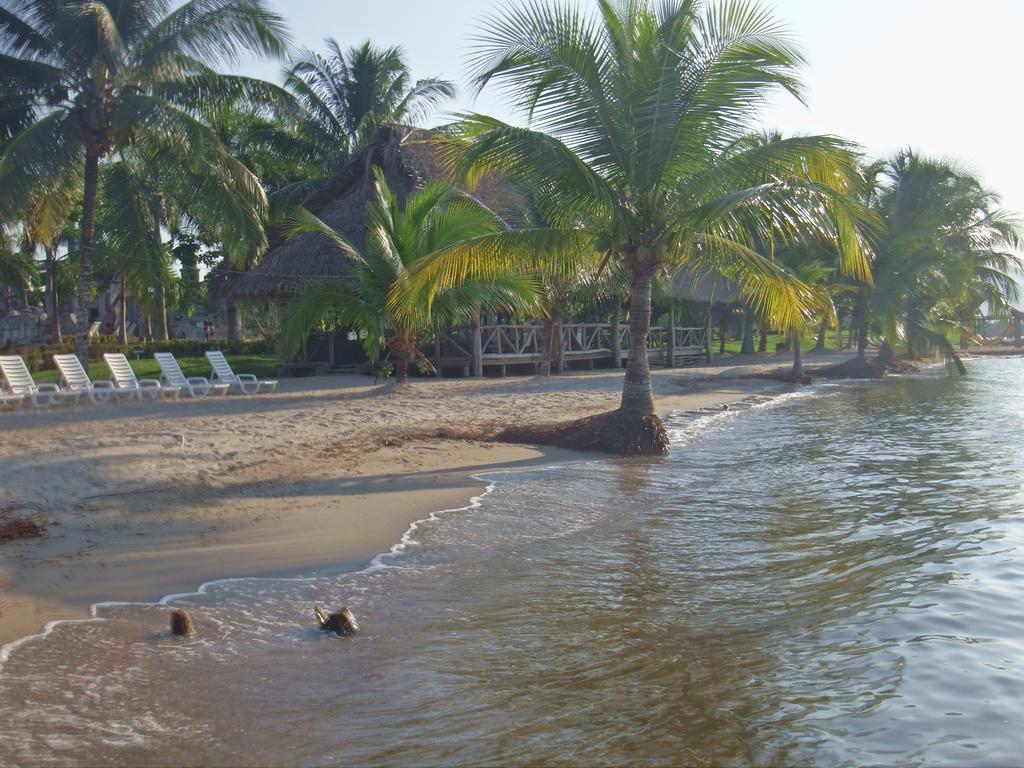 Amatique Bay Hotel Puerto Barrios Eksteriør billede