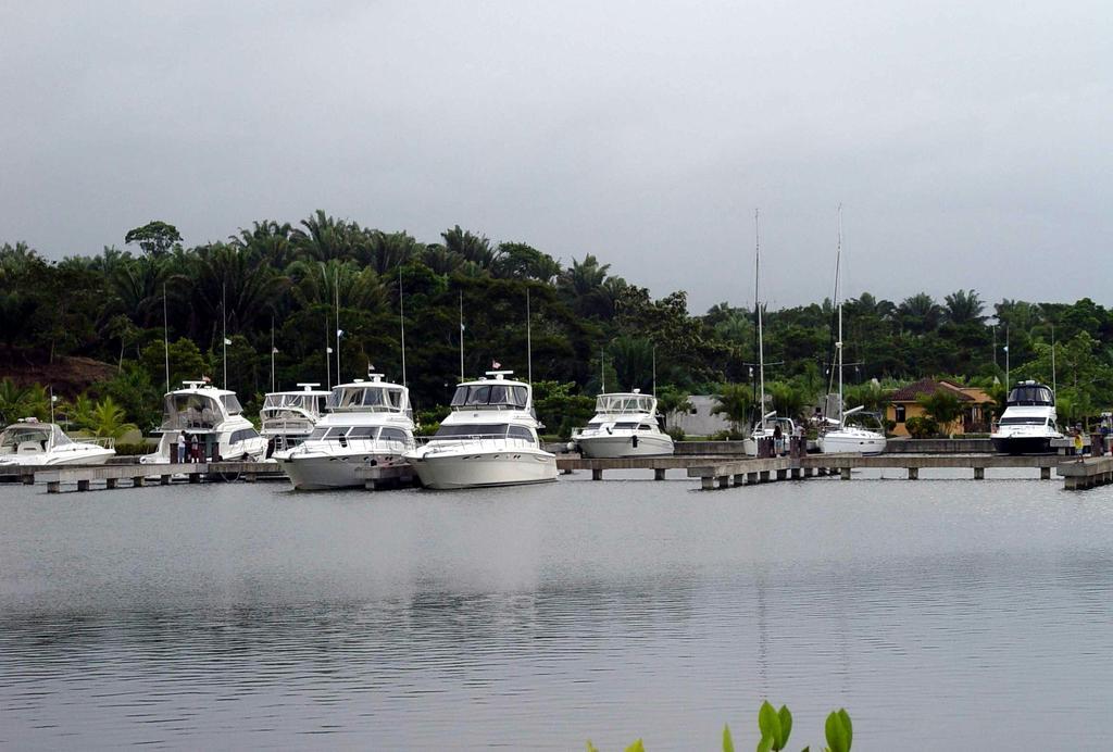 Amatique Bay Hotel Puerto Barrios Eksteriør billede